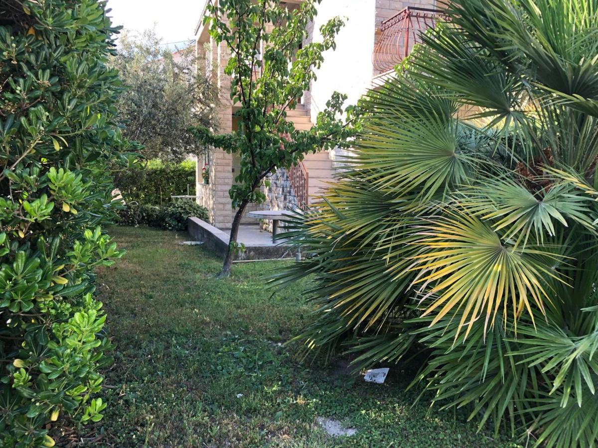 Garden Apartman Split Bagian luar foto